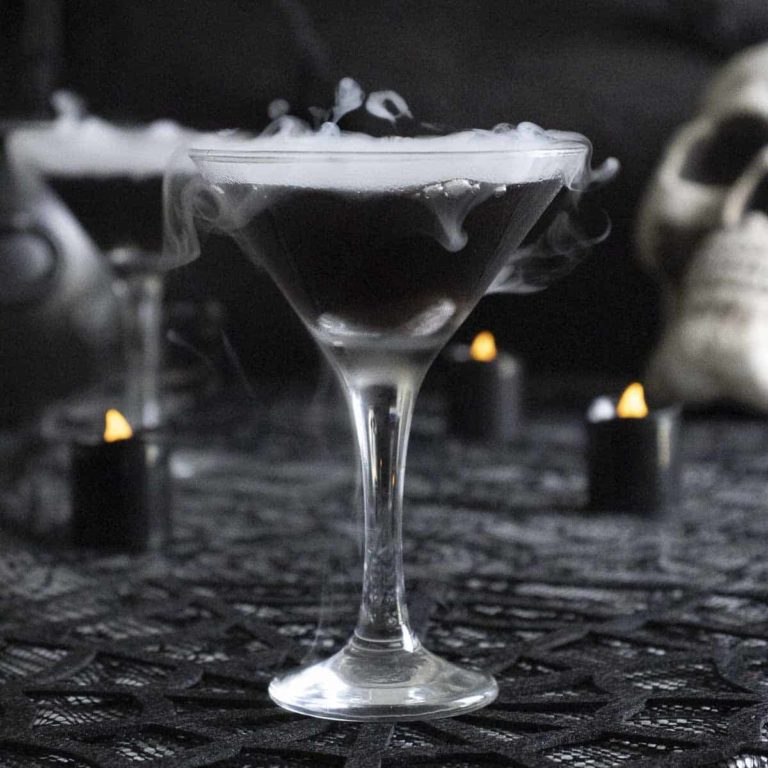 15 Pitch Black Cocktails | Outside The Wine Box