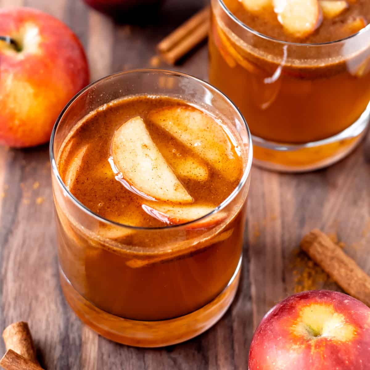 20 Classic Apple Brandy Cocktails You'll Fall In Love With Outside