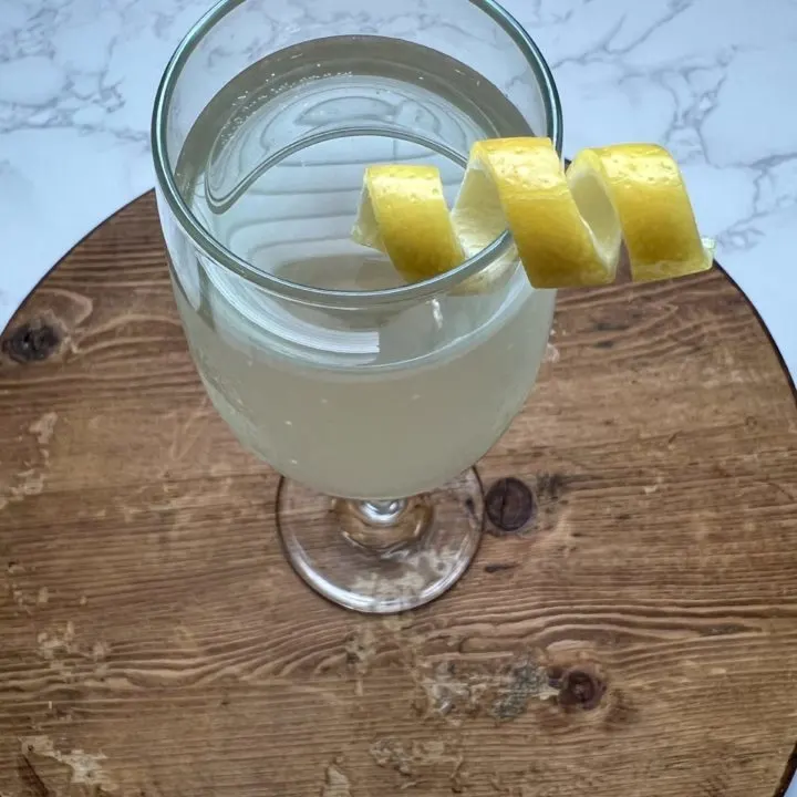 How to make an easy citrus twist garnish for cocktails