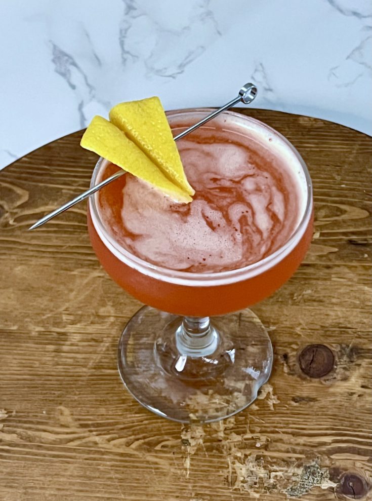 how-to-make-the-perfect-paper-plane-cocktail-garnish-outside-the-wine-box